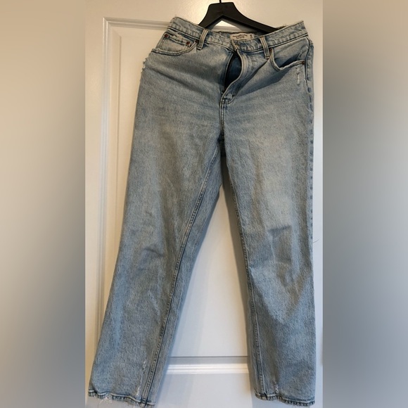 Abercrombie & Fitch Denim - The 90’s Straight Ultra High Rise